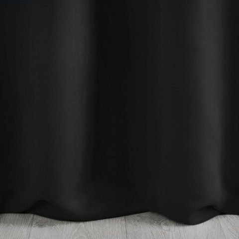 Vorhang LOGAN schwarz 135x250 cm ösen